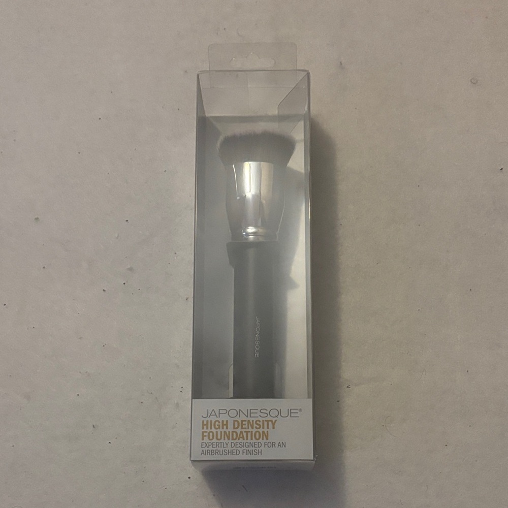 Japonesque High Density Foundation Brush - Black Airbrush Fluffy Blendable Silky